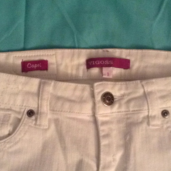 Vigoss White Capris - Picture 3 of 3